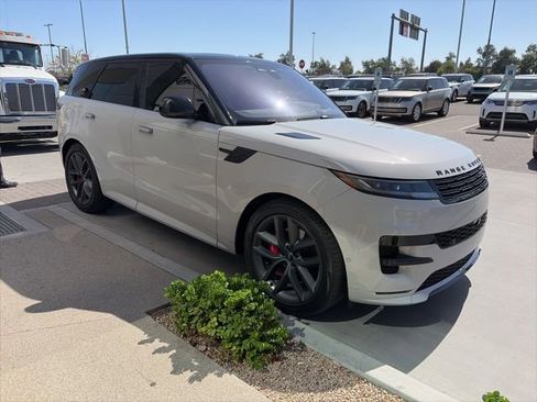 Used 2023 Land Rover Range Rover Sport SE Dynamic AWD/4WD image 4
