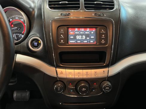 Used 2016 Dodge Journey SXT w/ Blacktop Package FWD image 21