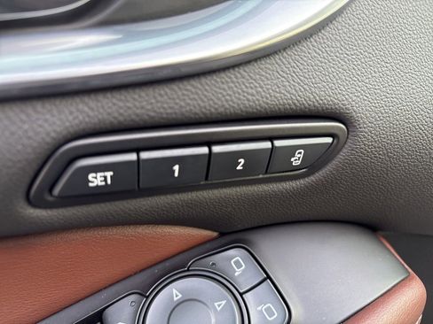 Used 2020 Buick Enclave Avenir w/ Avenir Technology Package image 14