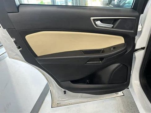 Used 2022 Ford Edge SEL w/ Convenience Package image 25