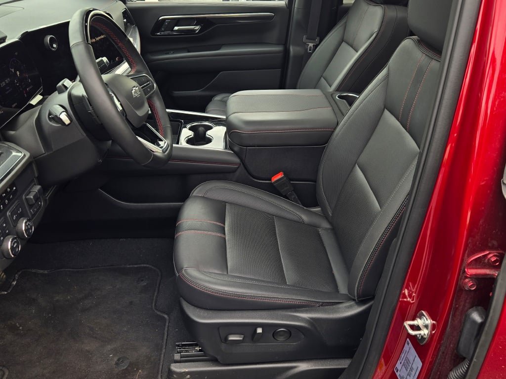 Used 2025 Chevrolet Suburban RST w/ Advanced Technology Package AWD/4WD image 26