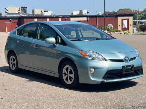 Used 2015 Toyota Prius Four image 1