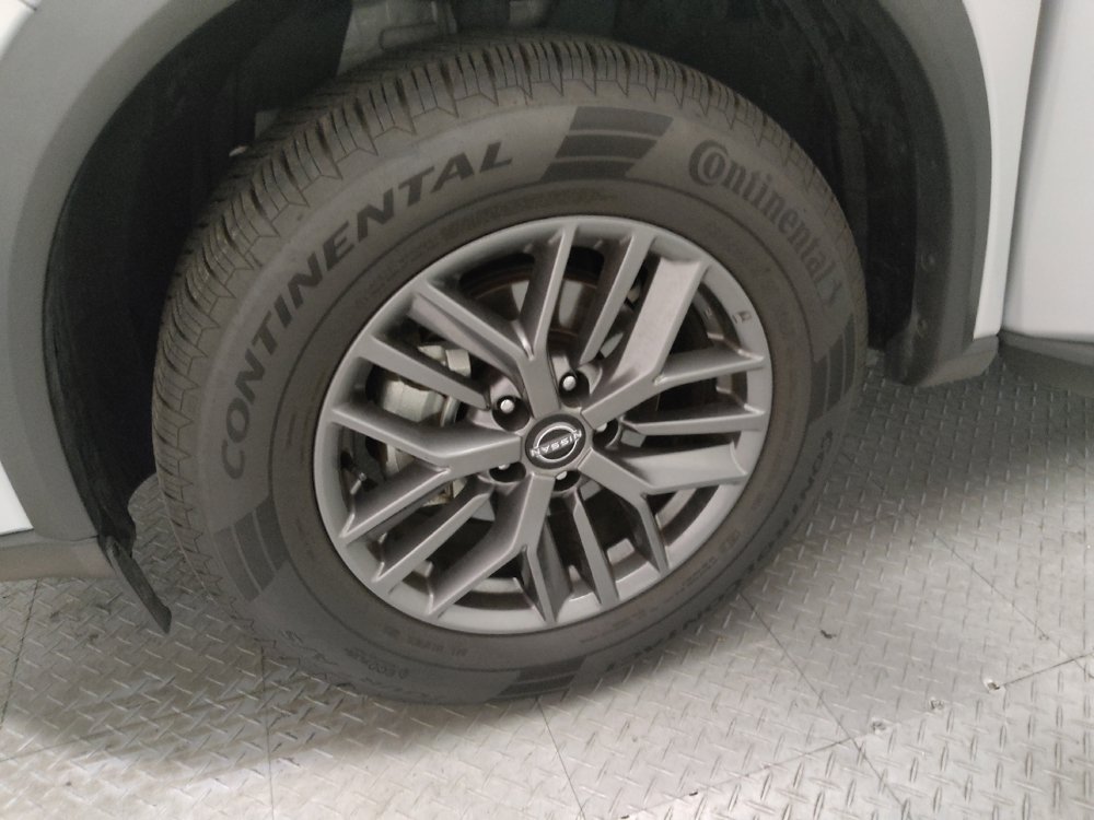 Used 2024 Nissan Rogue S FWD image 31