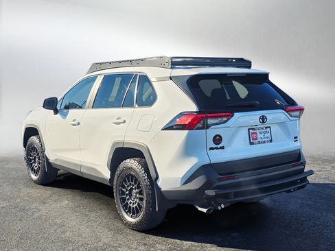 Used 2025 Toyota RAV4 XLE image 3