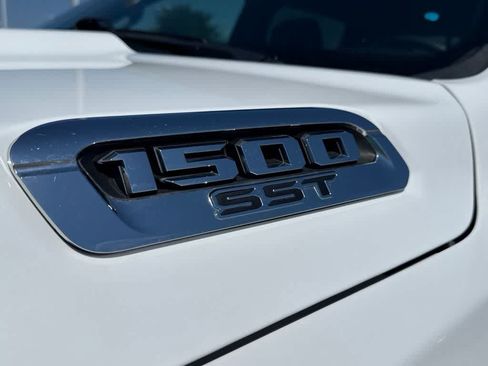 Used 2025 RAM 1500 Big Horn AWD/4WD image 9