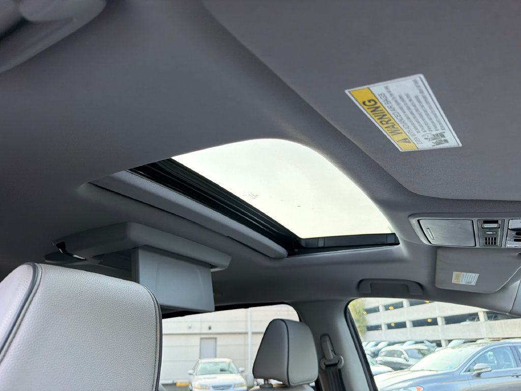 Used 2024 Honda Odyssey Elite image 13