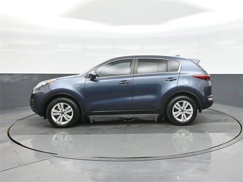 Used 2019 Kia Sportage LX image 4