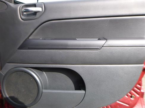 Used 2013 Jeep Compass Latitude w/ Sun/Sound Group image 16