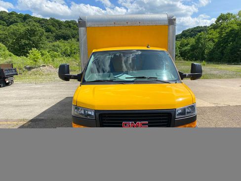 Used 2021 GMC Savana 3500 Extended w/ Power Convenience Package RWD image 14
