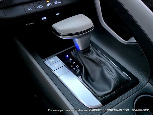 Used 2024 Hyundai Elantra SE image 49