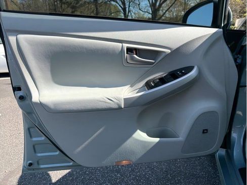 Used 2013 Toyota Prius Four image 7