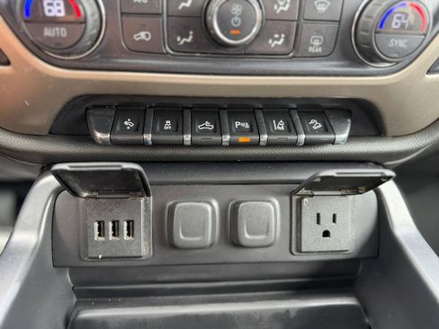 Used 2015 GMC Sierra 2500 Denali w/ Driver Alert Package AWD/4WD image 18
