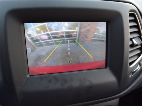 Used 2020 Jeep Compass Latitude w/ Popular Equipment Group image 15