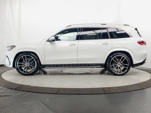Used 2026 Mercedes-Benz GLS 580 4MATIC image 4