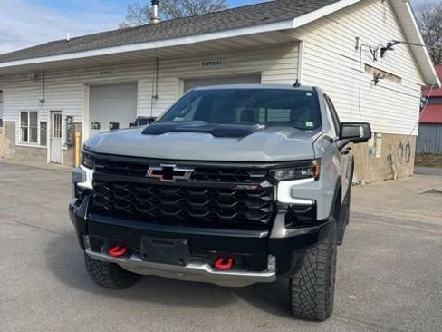Used 2024 Chevrolet Silverado 1500 ZR2 w/ Technology Package AWD/4WD image 2
