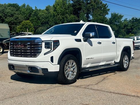 Used 2023 GMC Sierra 1500 Denali w/ Technology Package AWD/4WD image 6