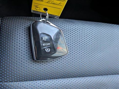 Used 2023 Volkswagen Golf 20th Anniversary Edition image 38