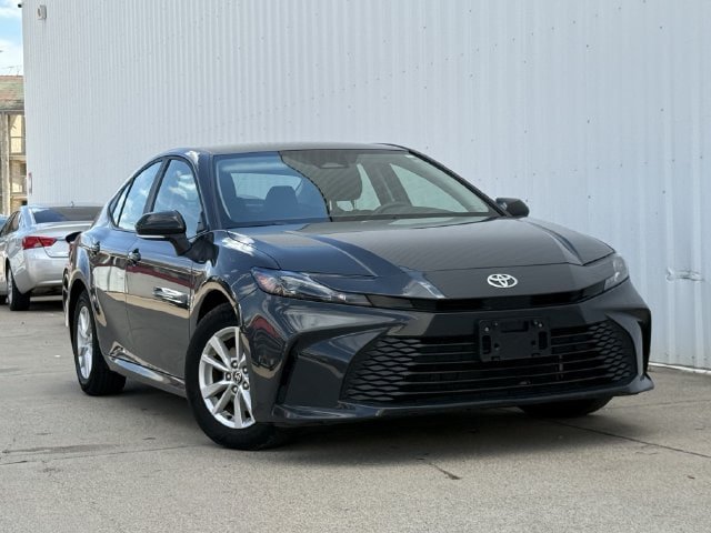 Used 2025 Toyota Camry LE FWD image 2