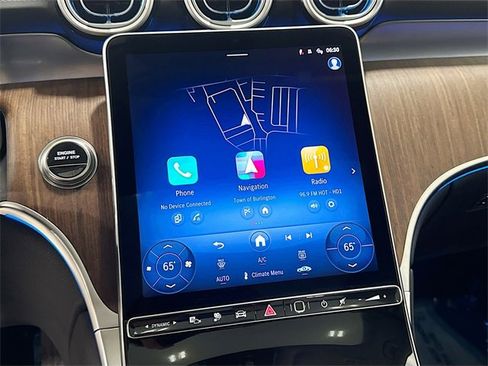 Used 2025 Mercedes-Benz GLC 350e 4MATIC w/ Advanced USB Package image 15