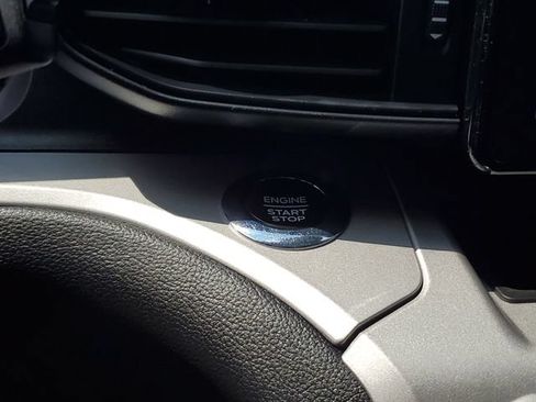 Used 2021 Ford Explorer XLT AWD/4WD image 21