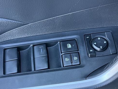 Used 2021 Toyota RAV4 LE w/ Carpet Mat Package (TMS) image 13