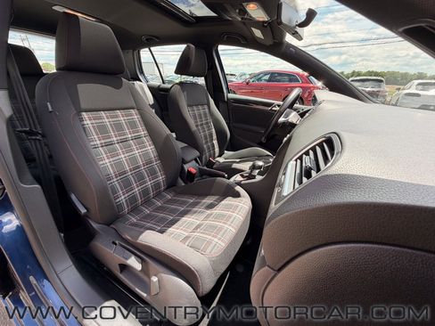 Used 2012 Volkswagen Golf 4-Door FWD image 29