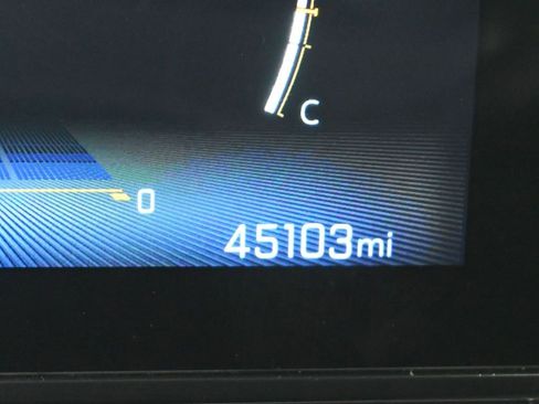 Used 2025 Chevrolet Trax LT image 34