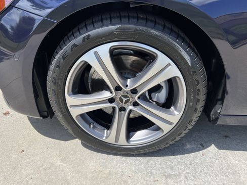 Used 2019 Mercedes-Benz E 300 4MATIC image 13