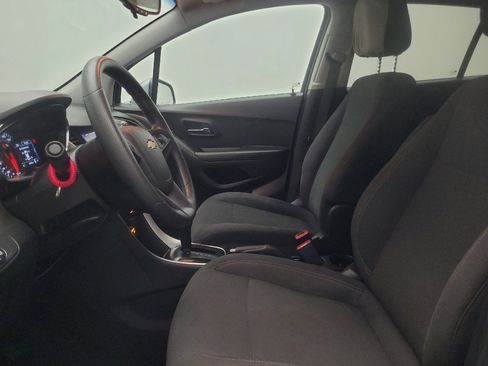 Used 2020 Chevrolet Trax LS w/ Tint and Cruise Package FWD image 17