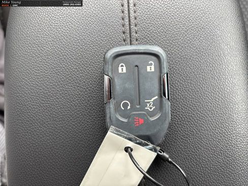 Used 2024 GMC Terrain SLE w/ Driver Convenience Package FWD image 35