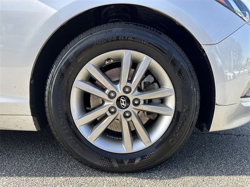 Used 2016 Hyundai Sonata SE image 12