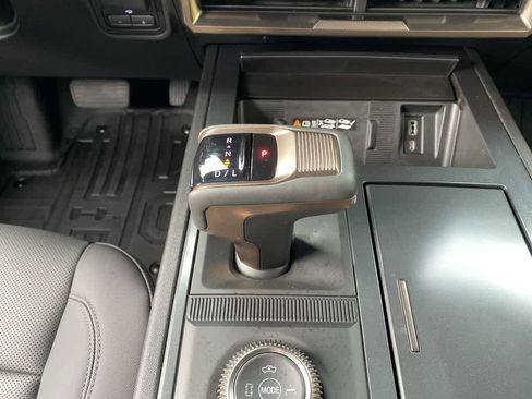 Used 2025 GMC Hummer EV 2X AWD/4WD image 26
