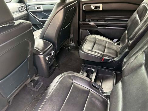 Used 2020 Ford Explorer XLT w/ Equipment Group 202A AWD/4WD image 14