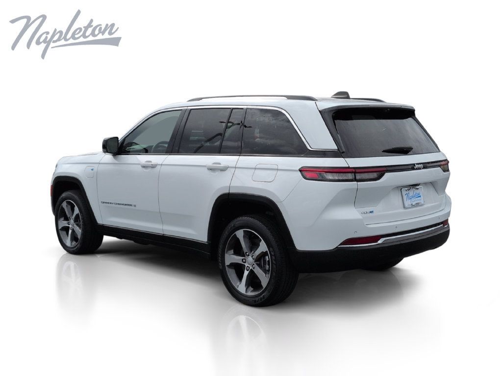 Used 2023 Jeep Grand Cherokee 4WD 4xe w/ Luxury Tech Group II image 3