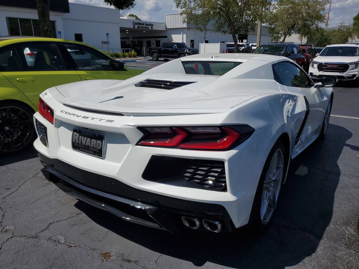 Used 2023 Chevrolet Corvette Stingray Convertible w/ Chrome Exterior Badge Package RWD image 4
