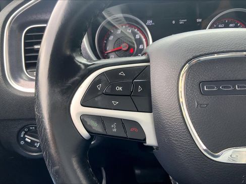 Used 2017 Dodge Charger SXT w/ Driver Confidence Group image 23