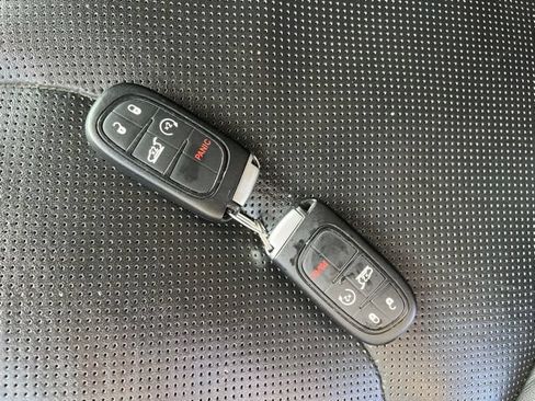 Used 2019 Jeep Cherokee Limited AWD/4WD image 21