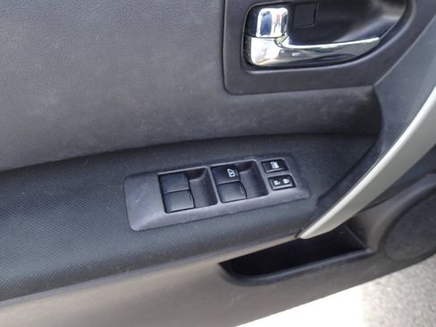 Used 2012 Nissan Rogue S AWD/4WD image 12