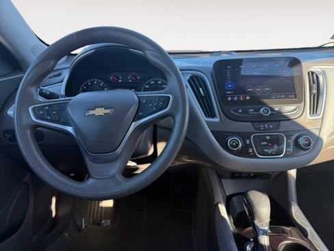 Used 2022 Chevrolet Malibu LS image 2