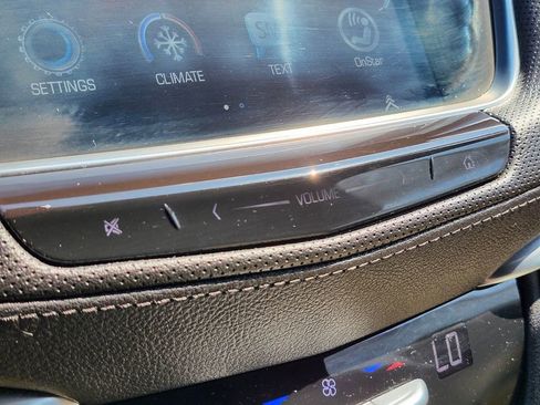 Used 2019 Cadillac XT5 FWD image 23