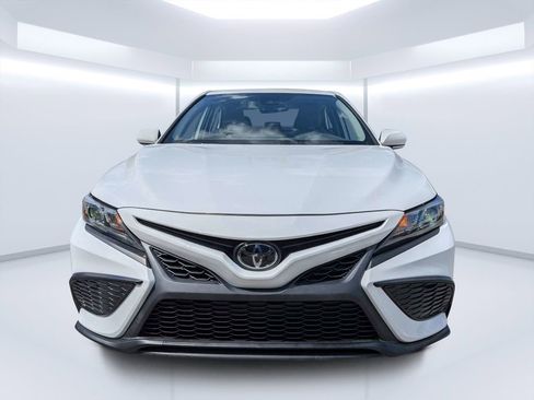 Used 2023 Toyota Camry SE FWD image 8