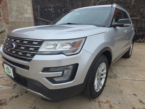 Used 2016 Ford Explorer XLT w/ Equipment Group 202A image 1