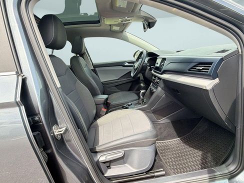 Certified 2022 Volkswagen Taos SE image 27