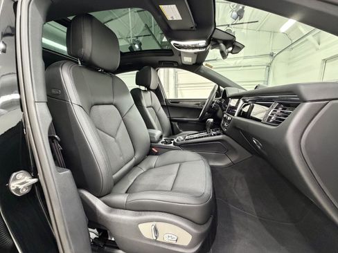 Certified 2026 Porsche Macan AWD/4WD image 22