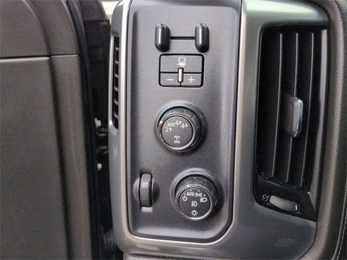 Used 2017 Chevrolet Silverado 1500 LTZ image 17