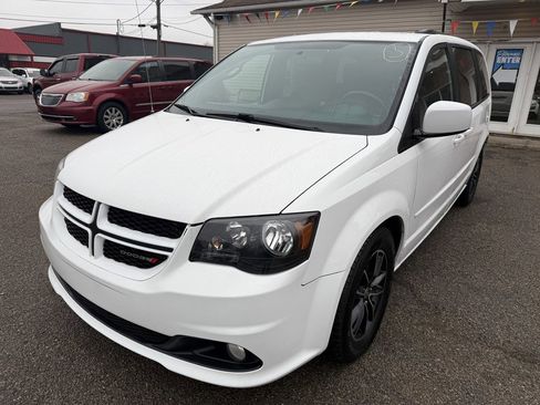 Used 2016 Dodge Grand Caravan R/T FWD image 2