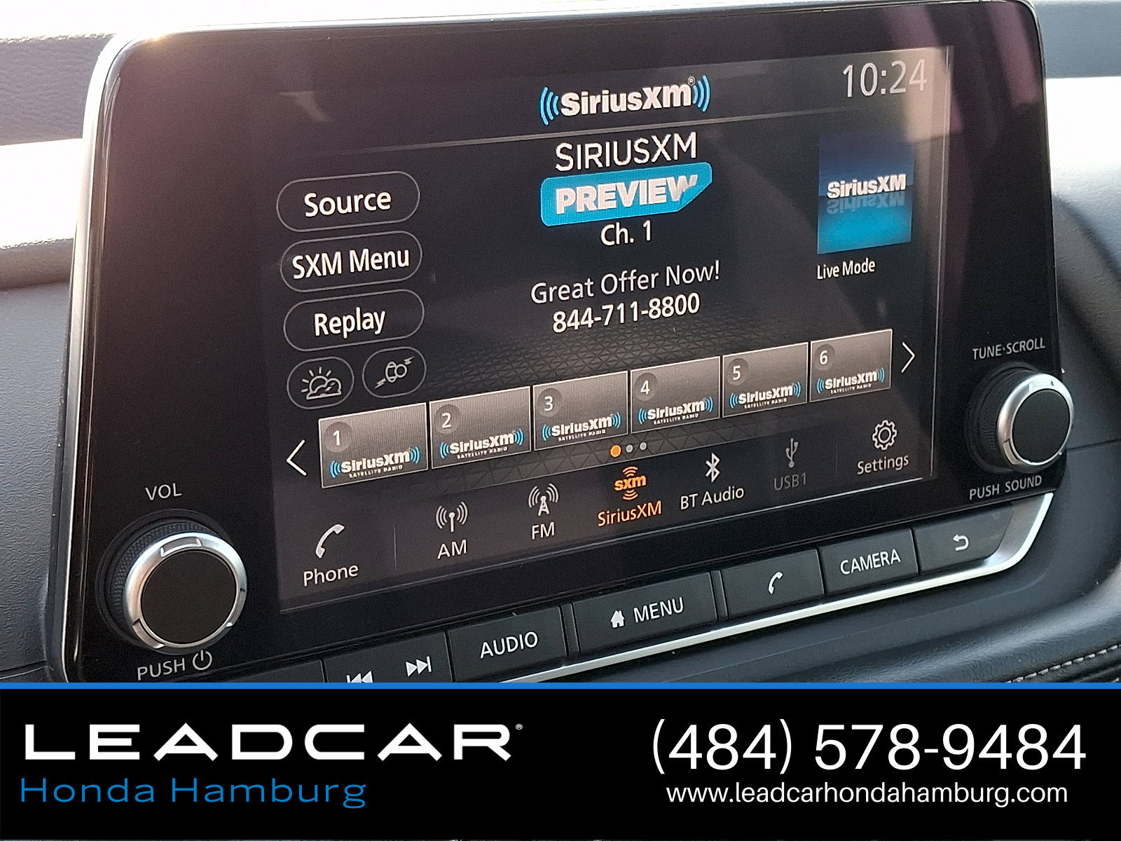 Used 2024 Nissan Rogue S AWD/4WD image 17