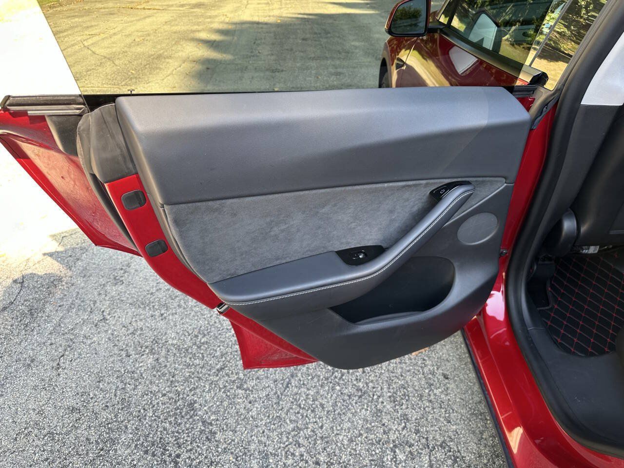 Used 2021 Tesla Model Y Long Range AWD/4WD image 21