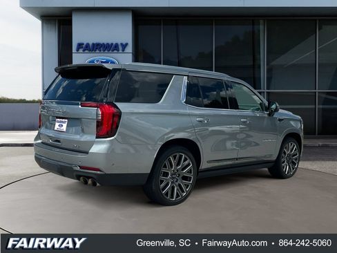 Used 2025 GMC Yukon Denali Ultimate AWD/4WD image 7
