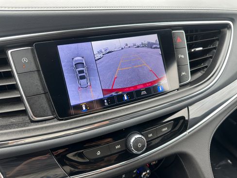 Used 2024 Buick Enclave Premium image 21